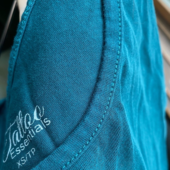 ✨Free with any purchase✨ Long Teal Tank Top Size X-Small - Picture 3 of 4